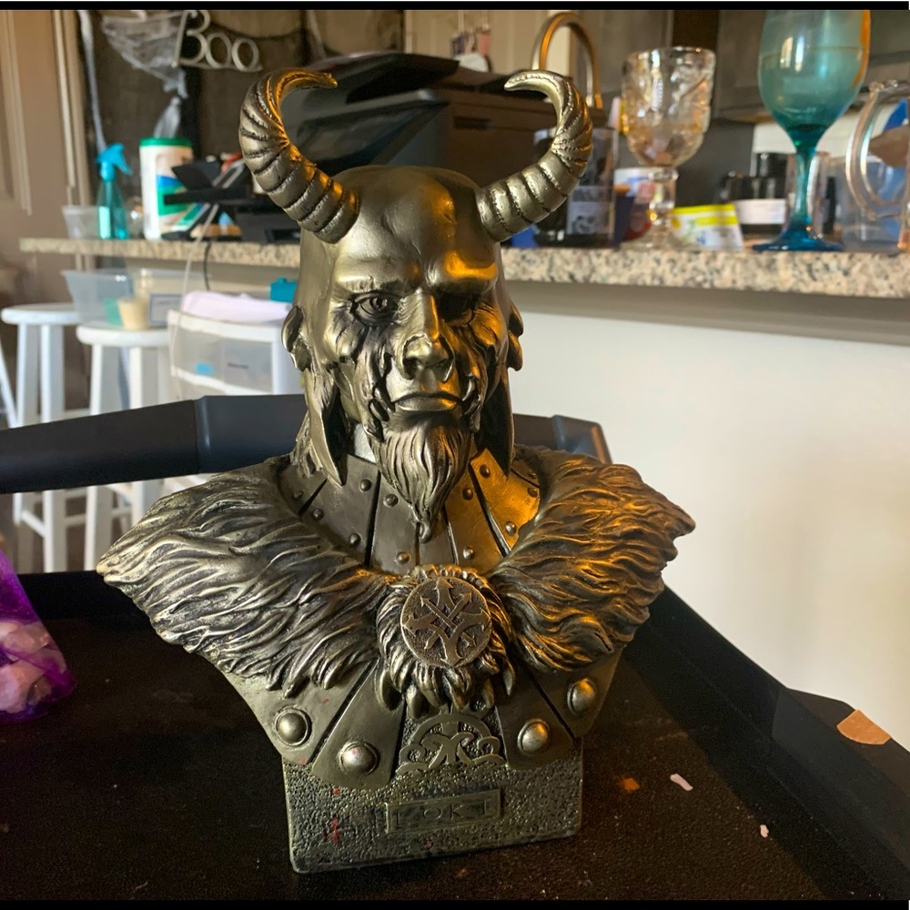 Loki deity statue